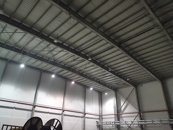 智能疏散照明系統中使用的LED燈具有哪些獨特優勢？